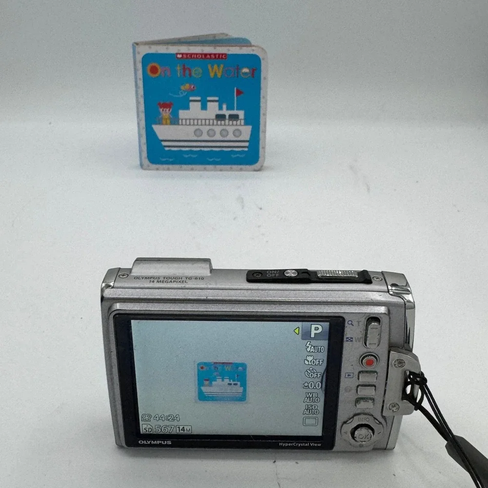 Olympus Tough TG-610 14MP Digital Camera Blue Waterproof Shockproof 5x Zoom